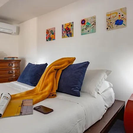 Spanish Steps Luxury Apartmán *