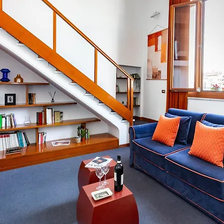 Spanish Steps Luxury דירה *