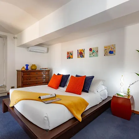 Spanish Steps Luxury דירה