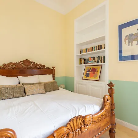 Spanish Steps Luxury דירה