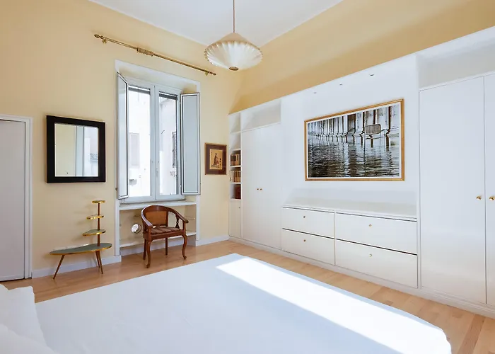 Spanish Steps Luxury Апартаменты