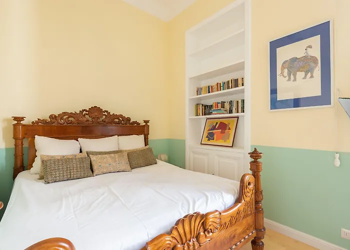 Spanish Steps Luxury Апартаменты