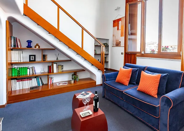 Spanish Steps Luxury Apartman *