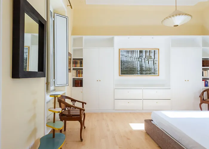 Spanish Steps Luxury Apartman *