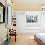 Spanish Steps Luxury Apartamento *